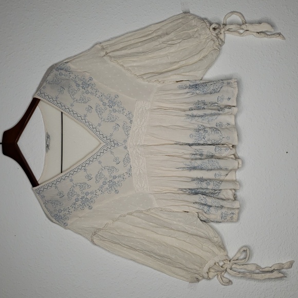 American Eagle Outfitters Tops - American Eagle Floral Embroidered Dolman Sleeves Babydoll Top Size L Fairy Lacey